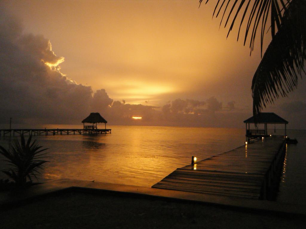 Cocotal Inn And Cabanas San Pedro  Exterior photo
